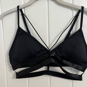 Lunalae top Bell Top 🖤 worn a few times. I wish it fit me!